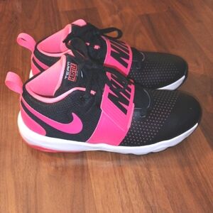 Nike Team Hustle 08 Size 7youth